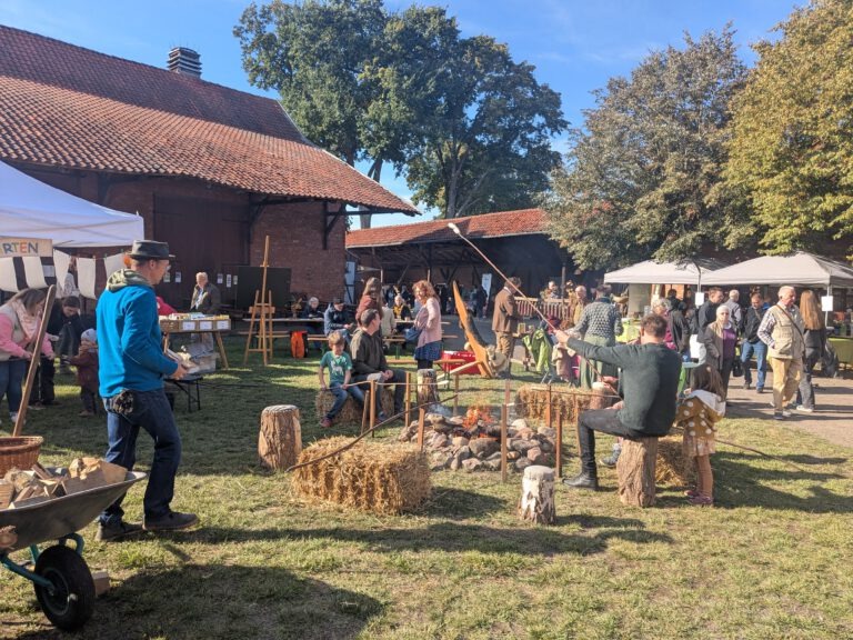 Stockbrot beim Hoffest am 03.10.2026